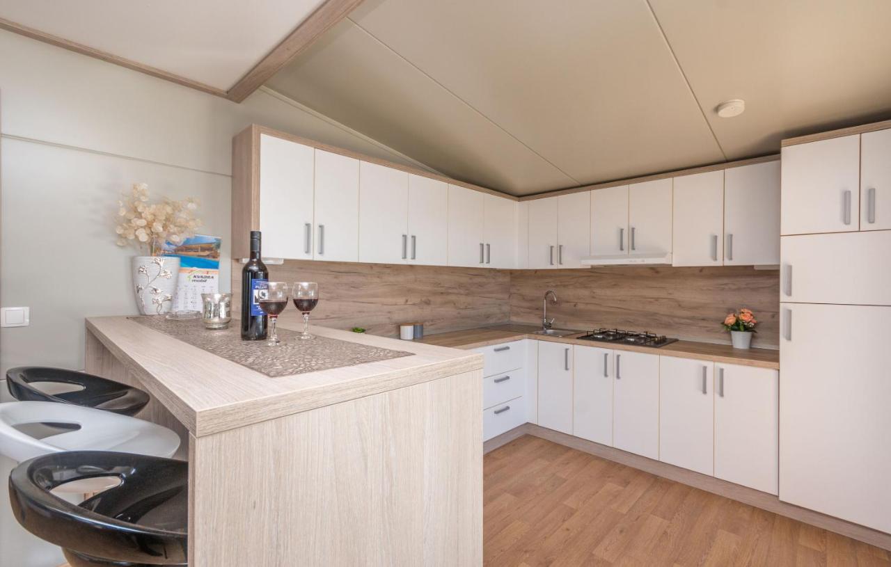 Mobile Home Rock Rose 1 Tkon Exterior photo